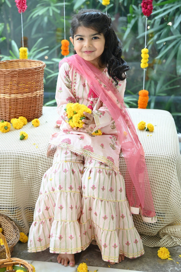 Pink Cotton Floral Pattern Kurta Pant Set For Girls